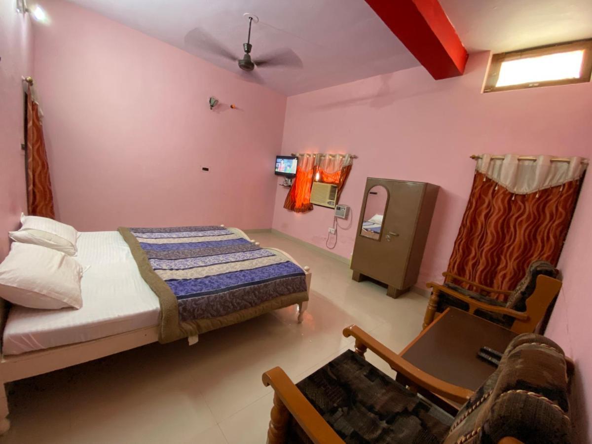 Hotel Shri Mahant Orchha 5 Mint Walking From Ram Raja Temple Dış mekan fotoğraf